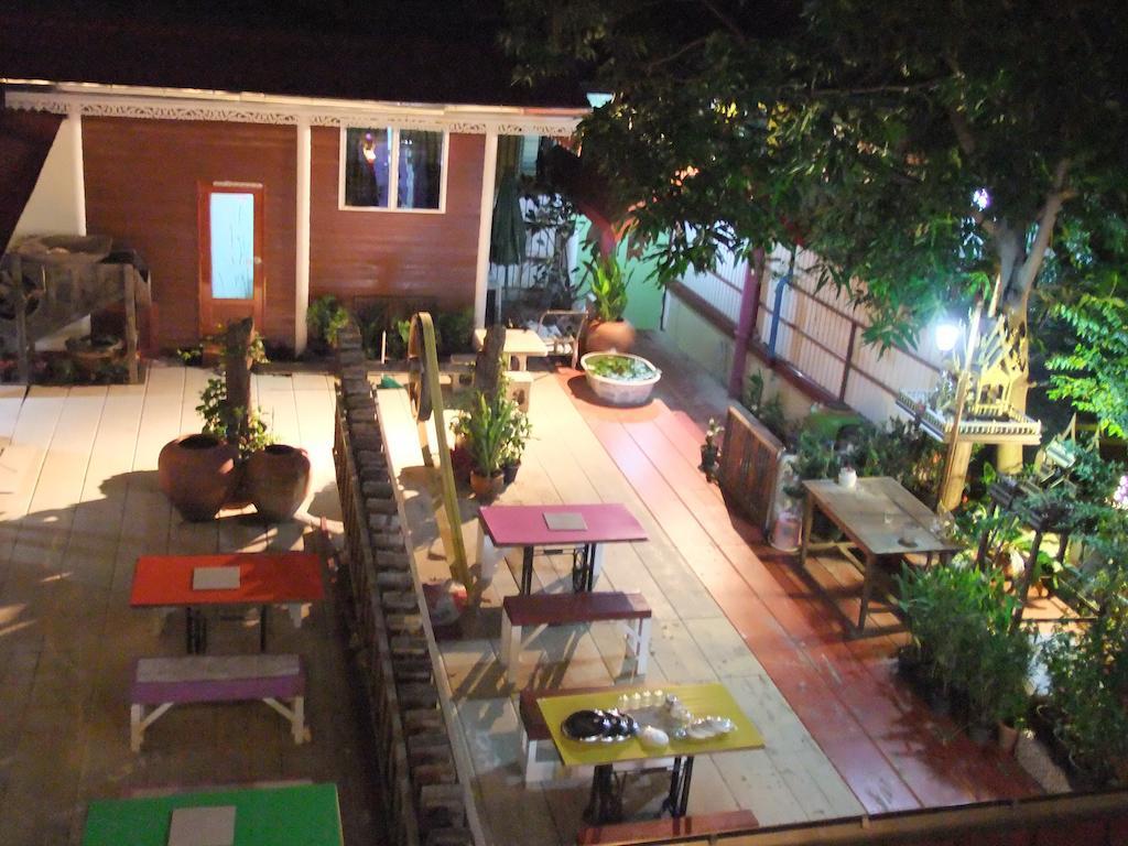 Panida Suite Hotel Bangkok Exterior foto