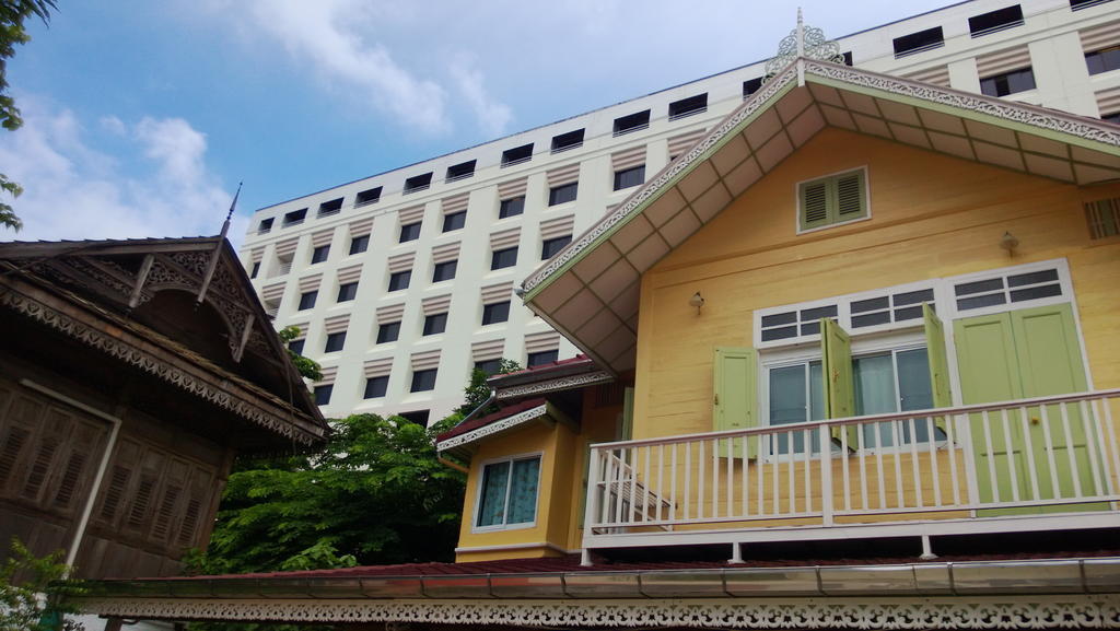 Panida Suite Hotel Bangkok Exterior foto